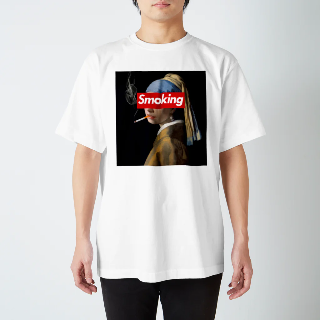 DRIPPEDのSmoking-くわえタバコの少女 咥えタバコの少女 真珠の耳飾りの少女-赤ボックスロゴ スタンダードTシャツ