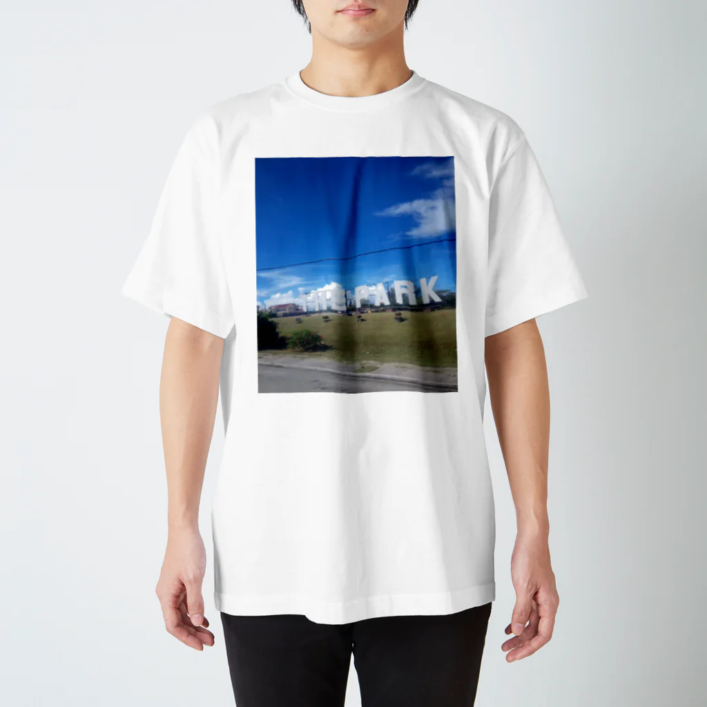 HAGO-LUのTHE PARK Regular Fit T-Shirt