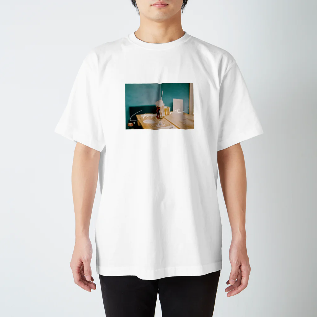 チルしない？のchill out(ロゴ入り写真) スタンダードTシャツ