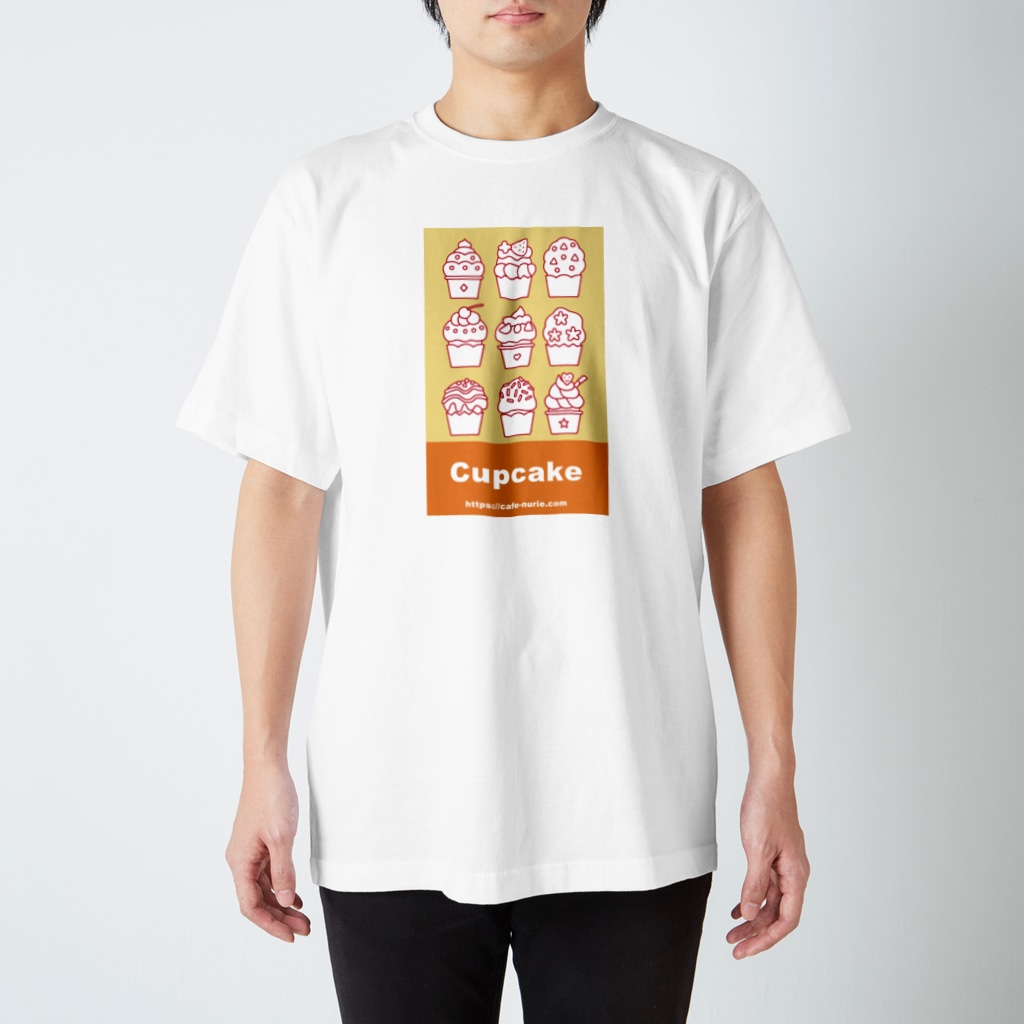 Cafe・de・ぬりえ ShopのCupcake Regular Fit T-Shirt
