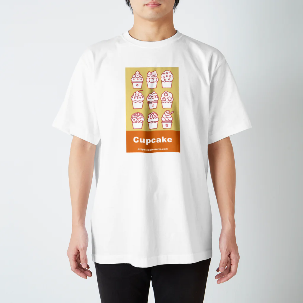 Cafe・de・ぬりえ ShopのCupcake Regular Fit T-Shirt