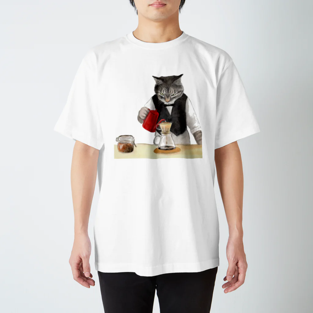  藤ねこりえ/ 𝙁𝙐𝙅𝙄𝙣𝙚𝙘𝙤𝙧𝙞𝙚の美味しいコーヒーを淹れる猫 スタンダードTシャツ