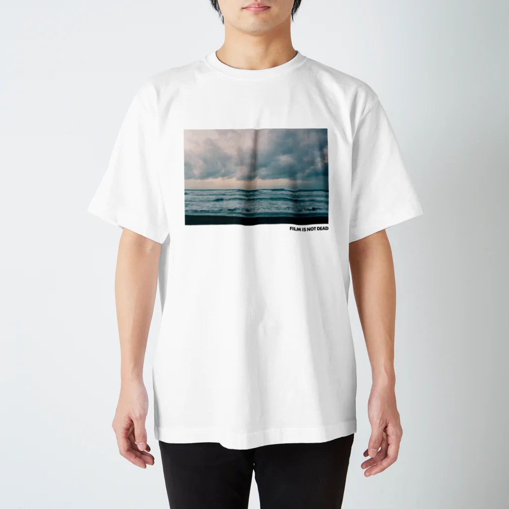 dainosukeのBEACH by FIND スタンダードTシャツ