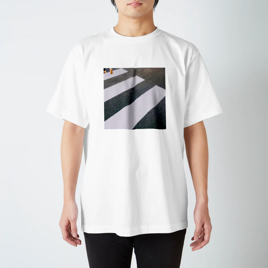 la tcshaの“道を渡って” Regular Fit T-Shirt