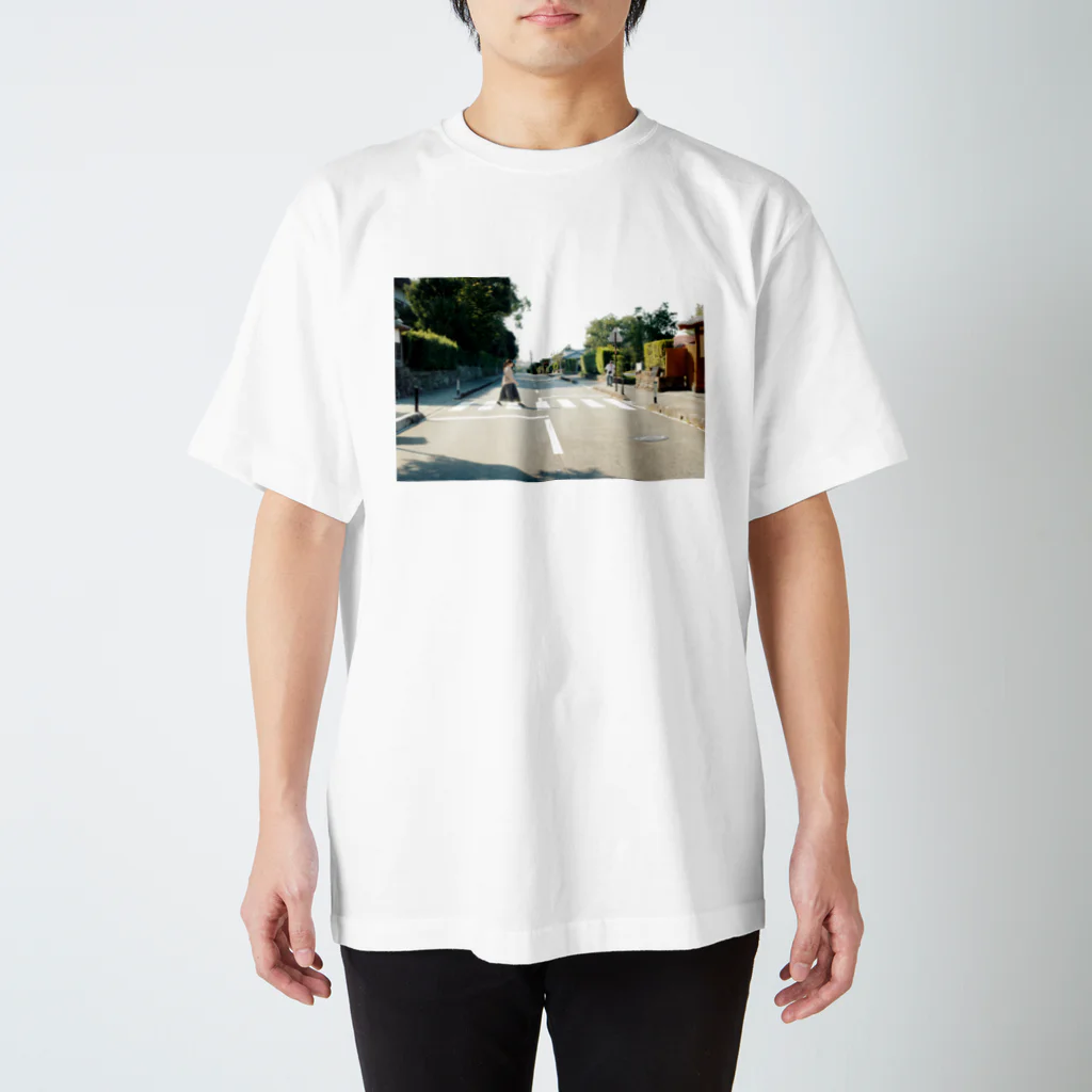 おくつのおさんぽ Regular Fit T-Shirt