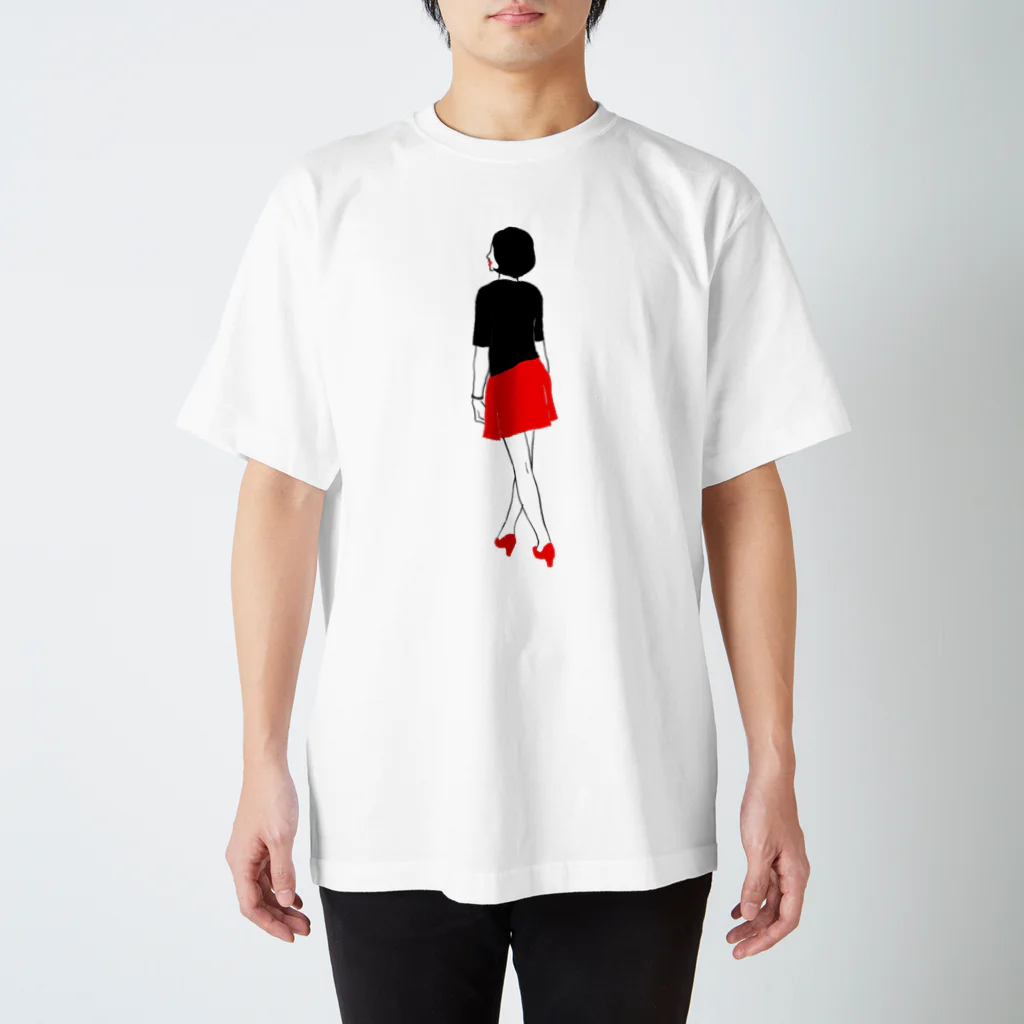 スイミントの赤いミニスカートの女の子 スタンダードTシャツ