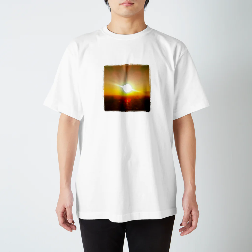 朝人のSunRise Regular Fit T-Shirt