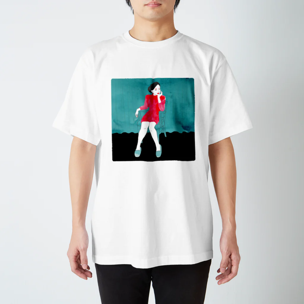 スイミントの赤いワンピースの女の子 Regular Fit T-Shirt