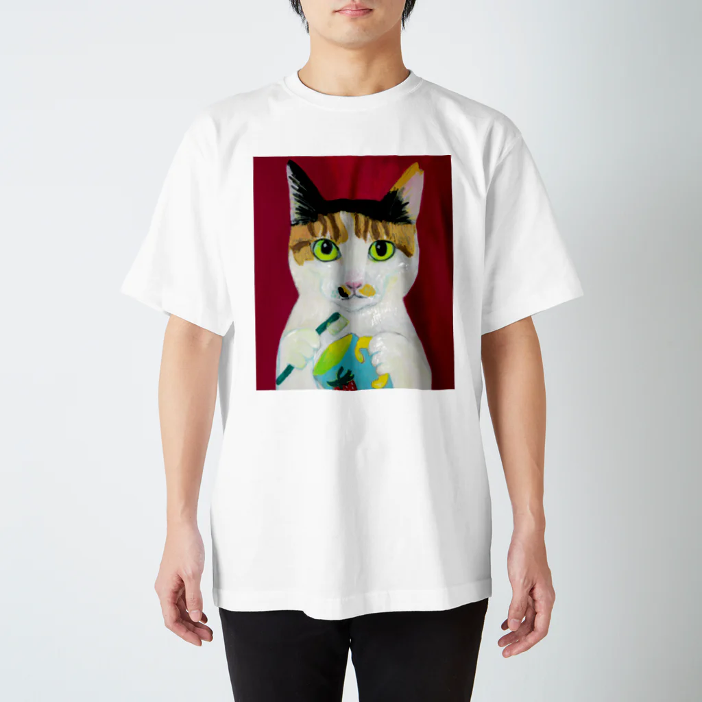 のっぴきならない。ラインスタンプ発売中ののっぴきならない/保護猫梅ちゃん Regular Fit T-Shirt