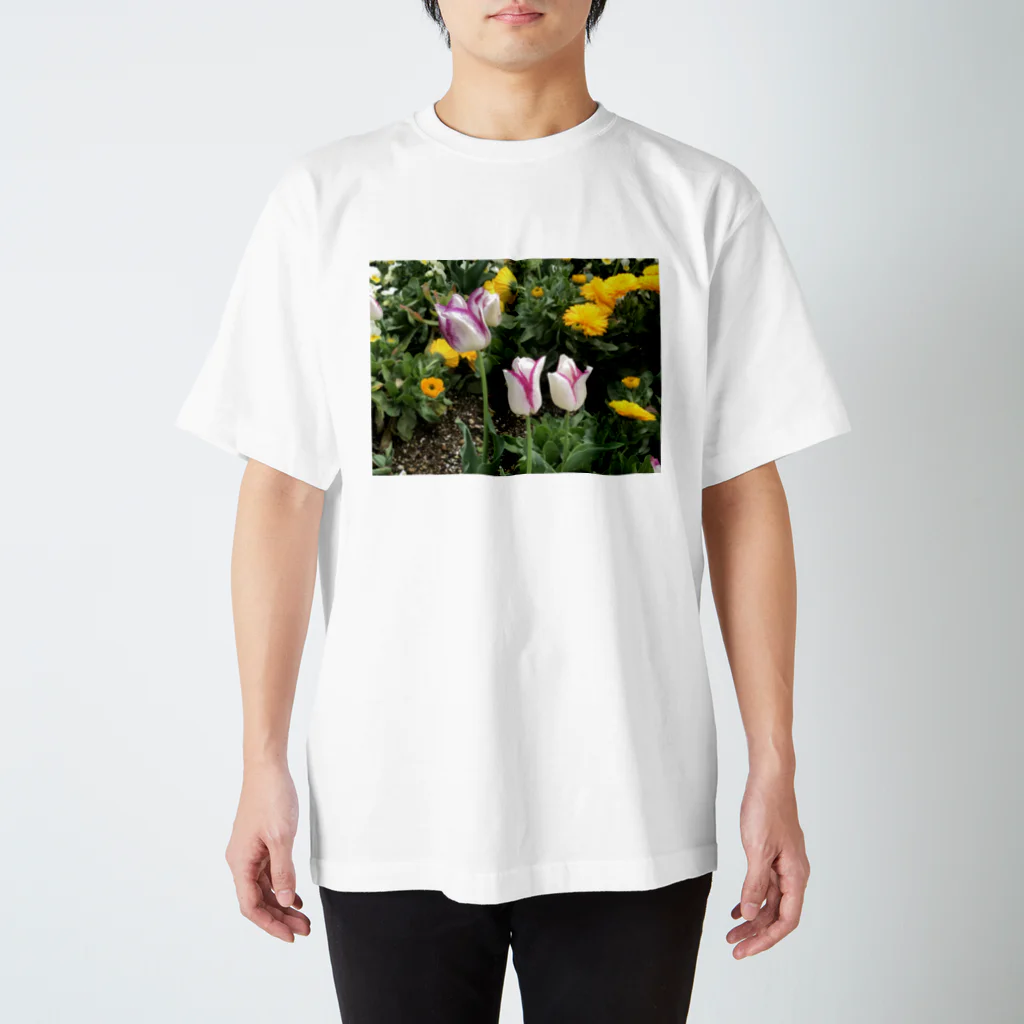 cxcxbbb.SHOPのSinsaibashiの花壇のチューリップ Regular Fit T-Shirt