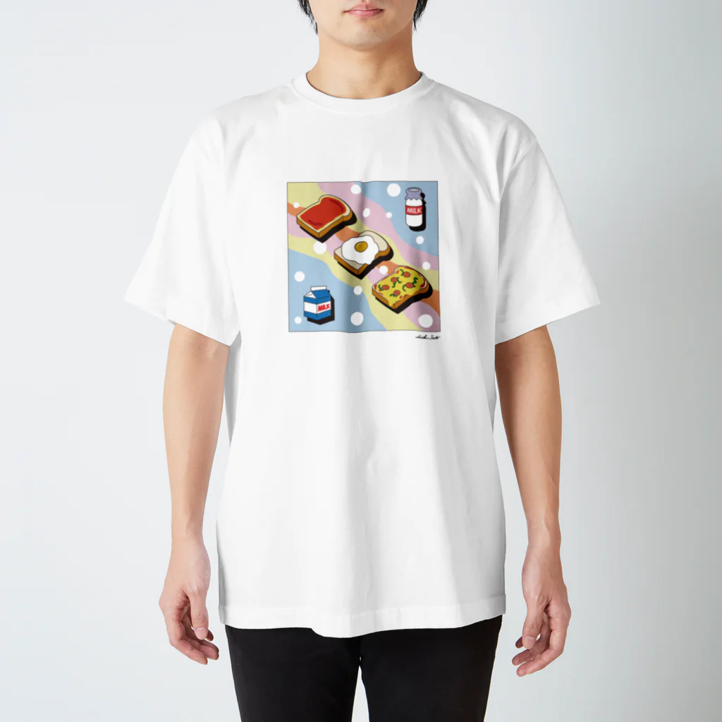 Beagle & BearのMilk and Plain bread  Regular Fit T-Shirt