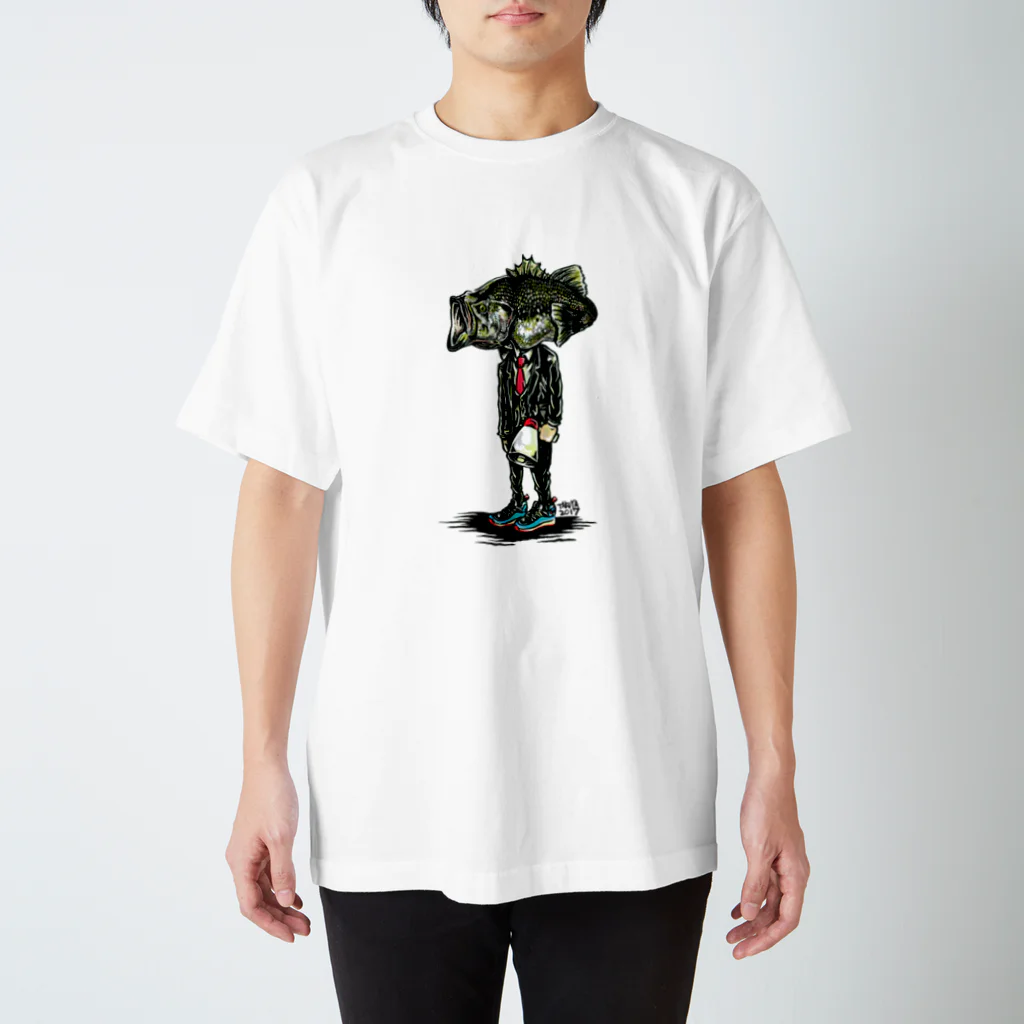 No.347のブラックバス Regular Fit T-Shirt