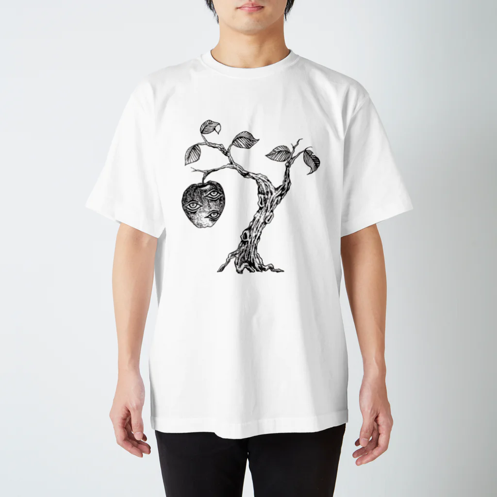 Paint 'em allのあやしいリンゴの木　モノクロの実 Regular Fit T-Shirt