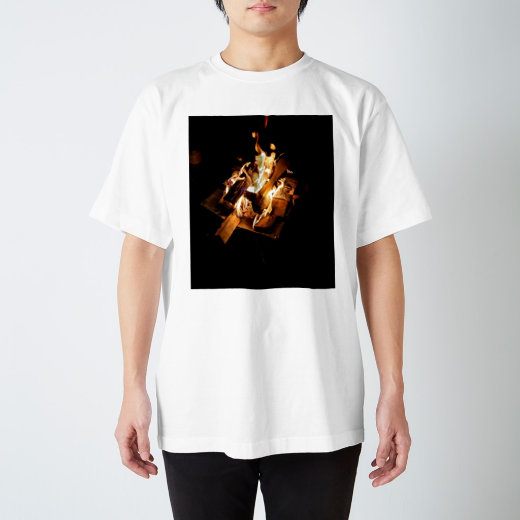 yosiのtakibi 焚き火 Regular Fit T-Shirt