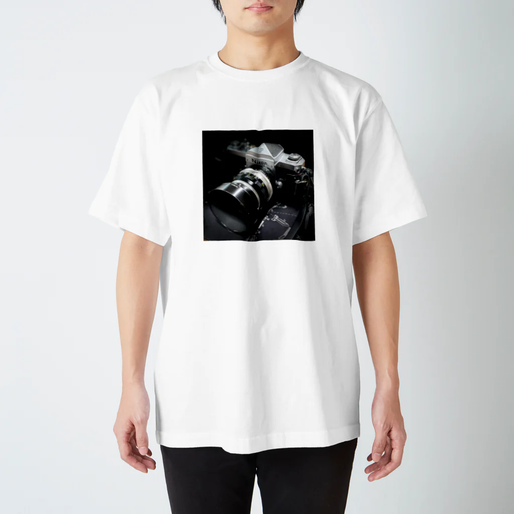 Mossy Daddy's shop🇯🇵のフィルム一眼レフカメラ スタンダードTシャツ