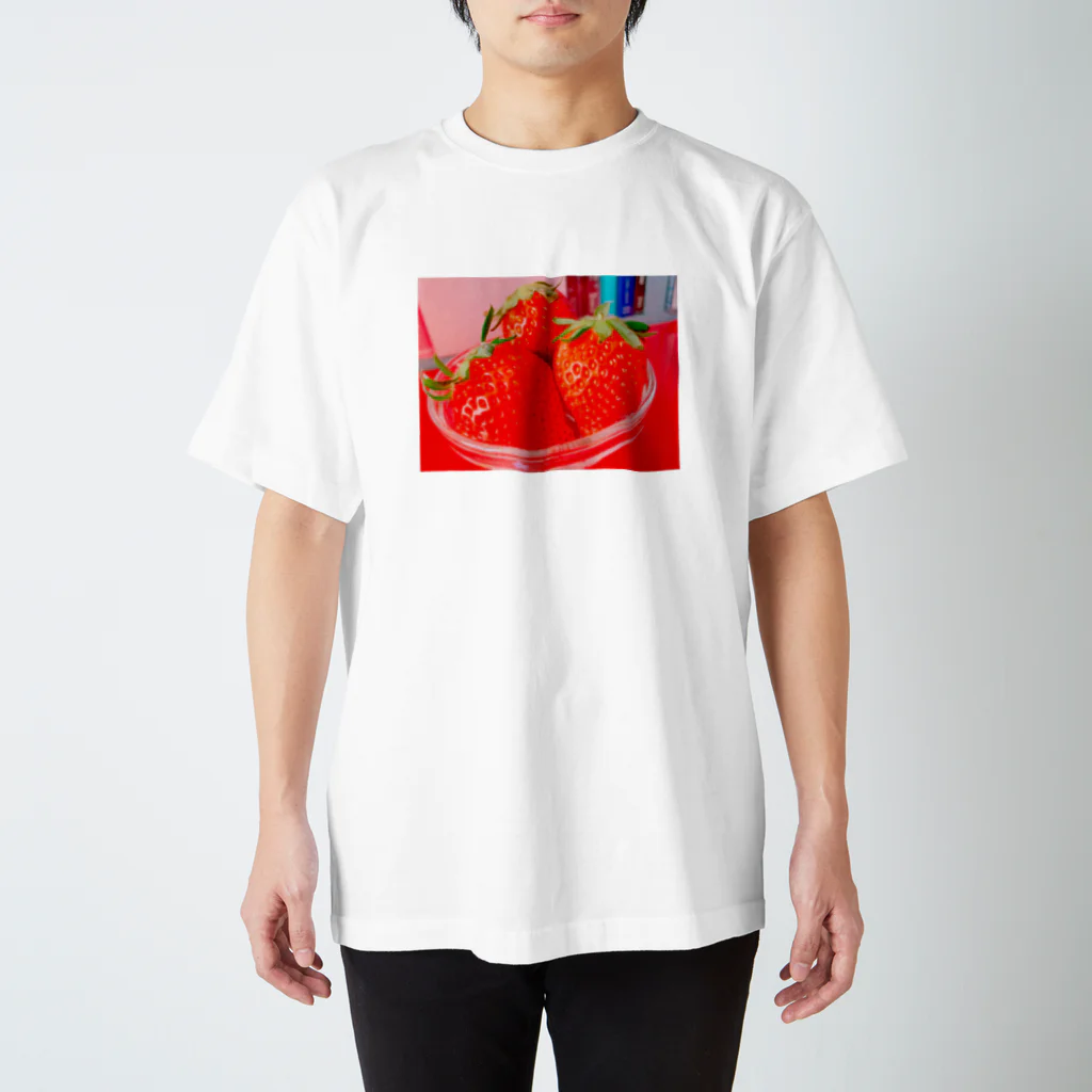 小松崎莉紗のいちごさんこ Regular Fit T-Shirt