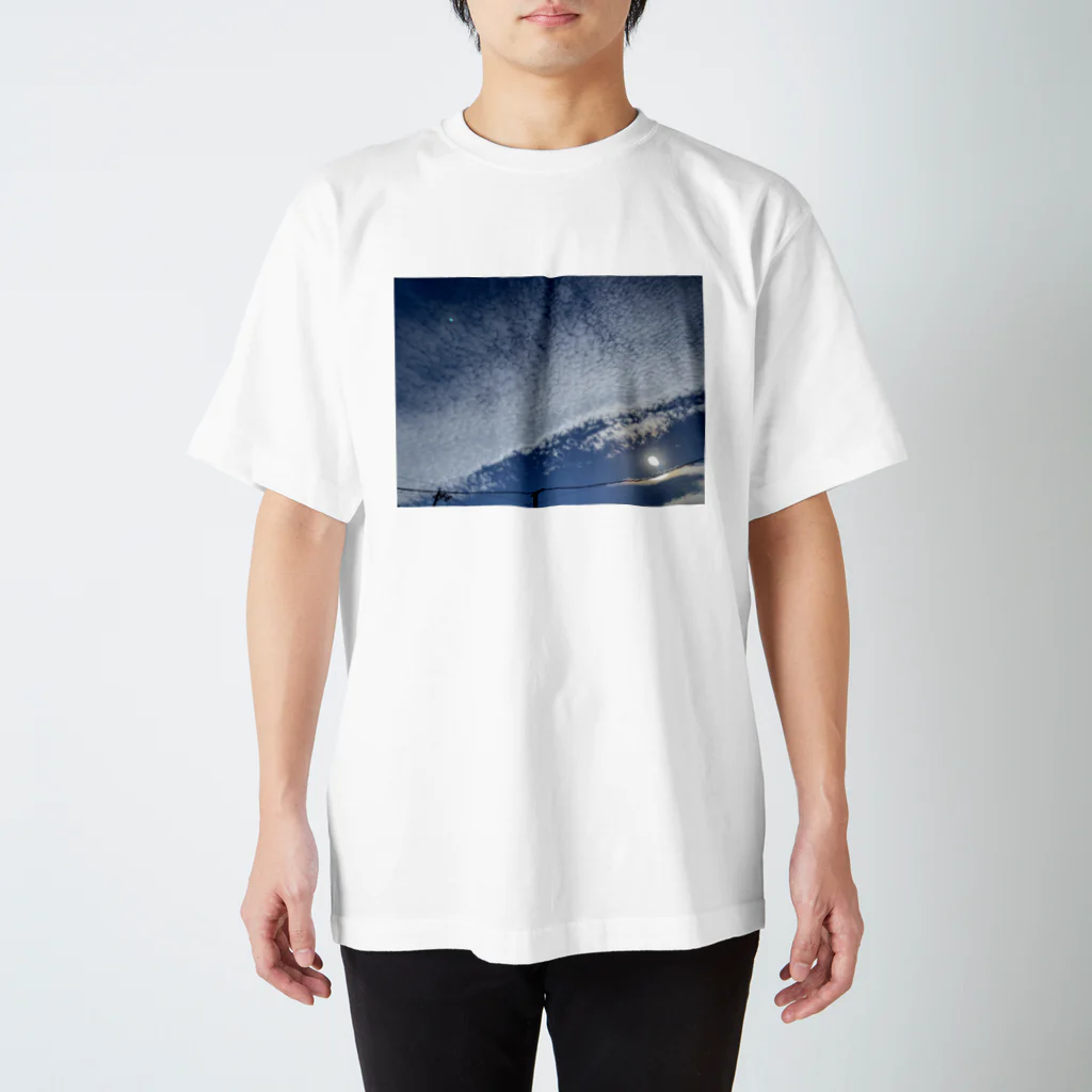 花畑写真館🌷の#3 大空と雲 スタンダードTシャツ