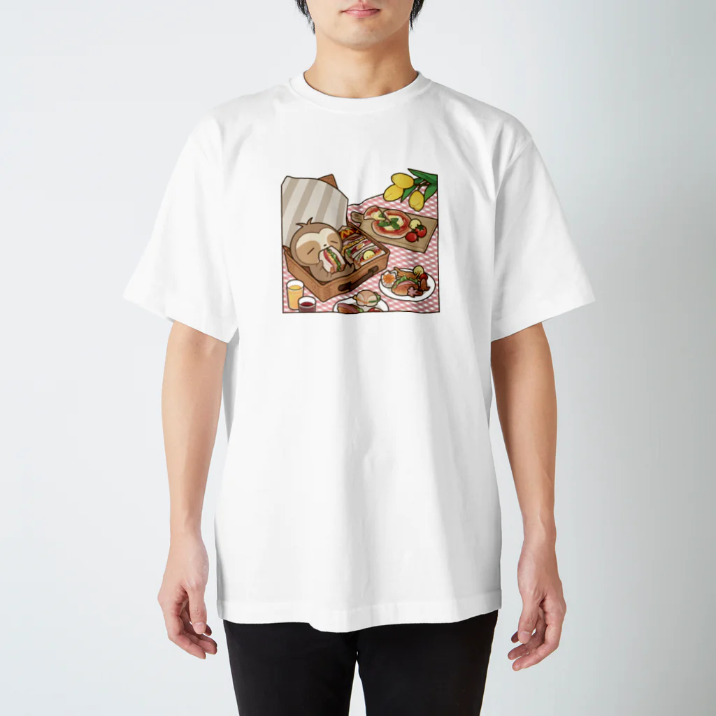 ただのなまけもののピクニック Regular Fit T-Shirt