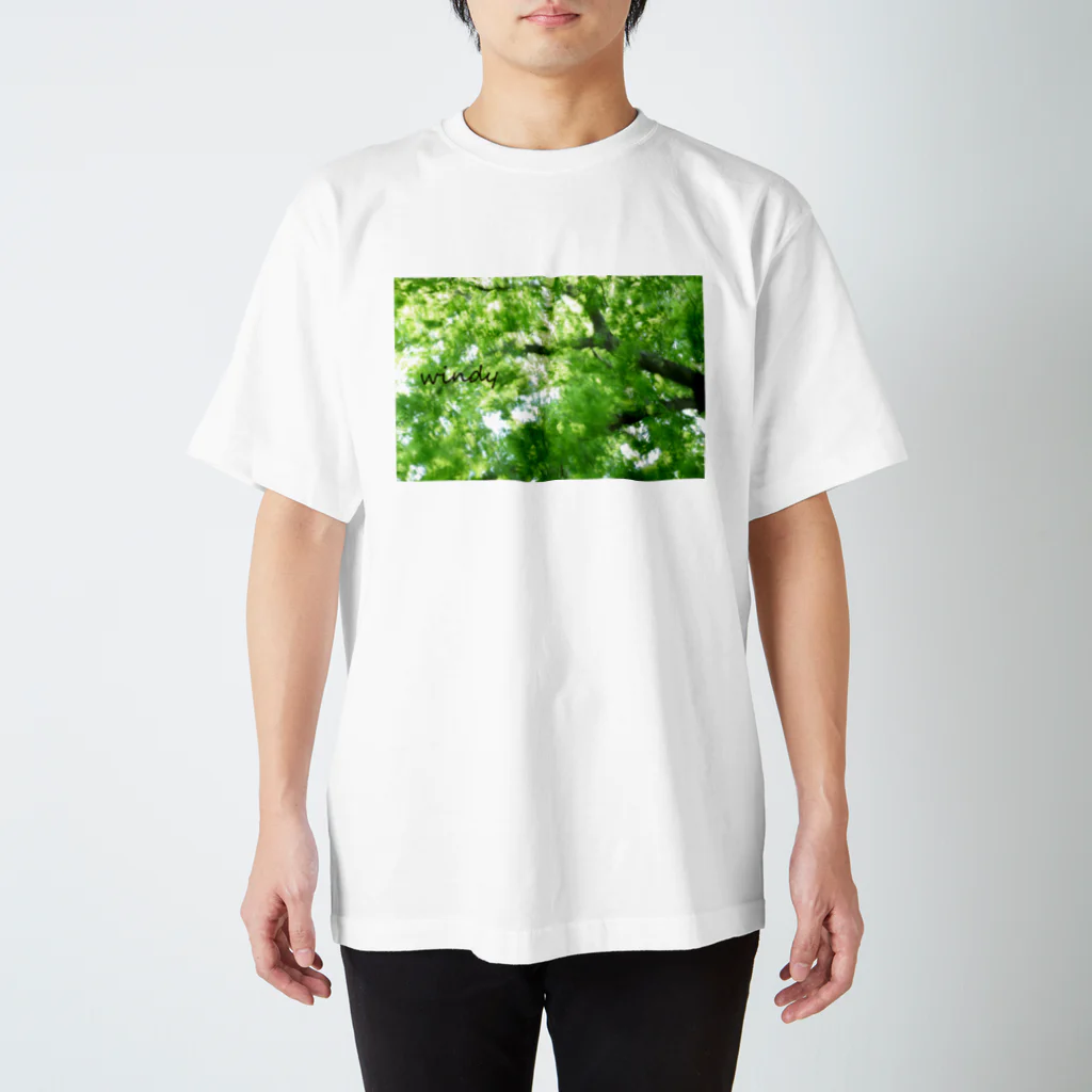 photo-kiokuの風に揺れる木 スタンダードTシャツ