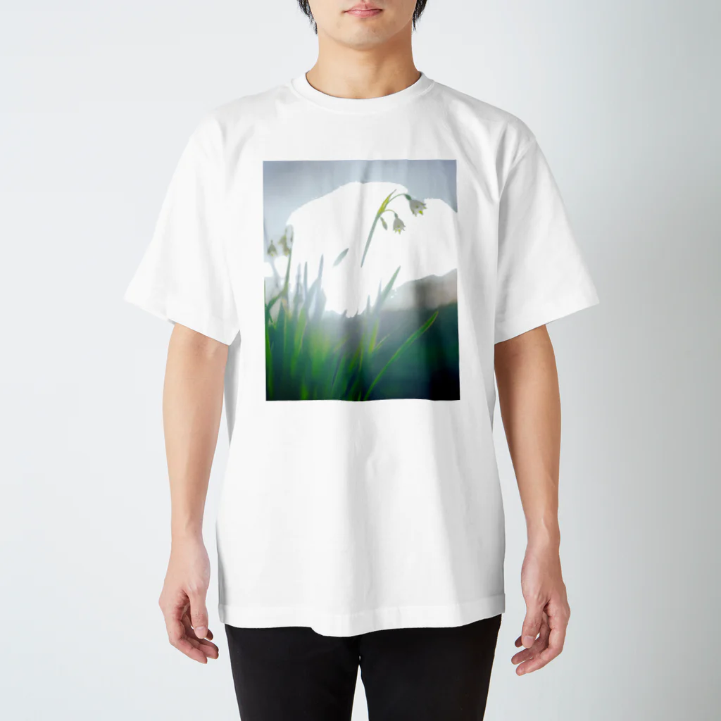 Designed by calm life.のFlower#3 Regular Fit T-Shirt