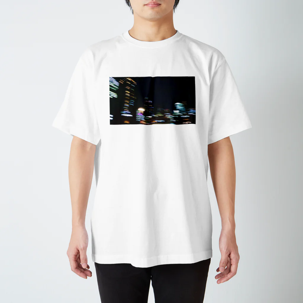 menmiの揺れる夜の街 Regular Fit T-Shirt