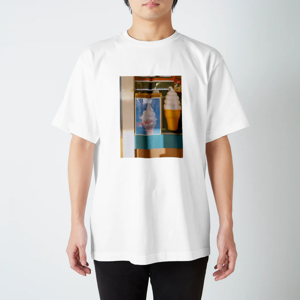 𝒪𝒽𝓉𝒶のソフトクリーム Regular Fit T-Shirt