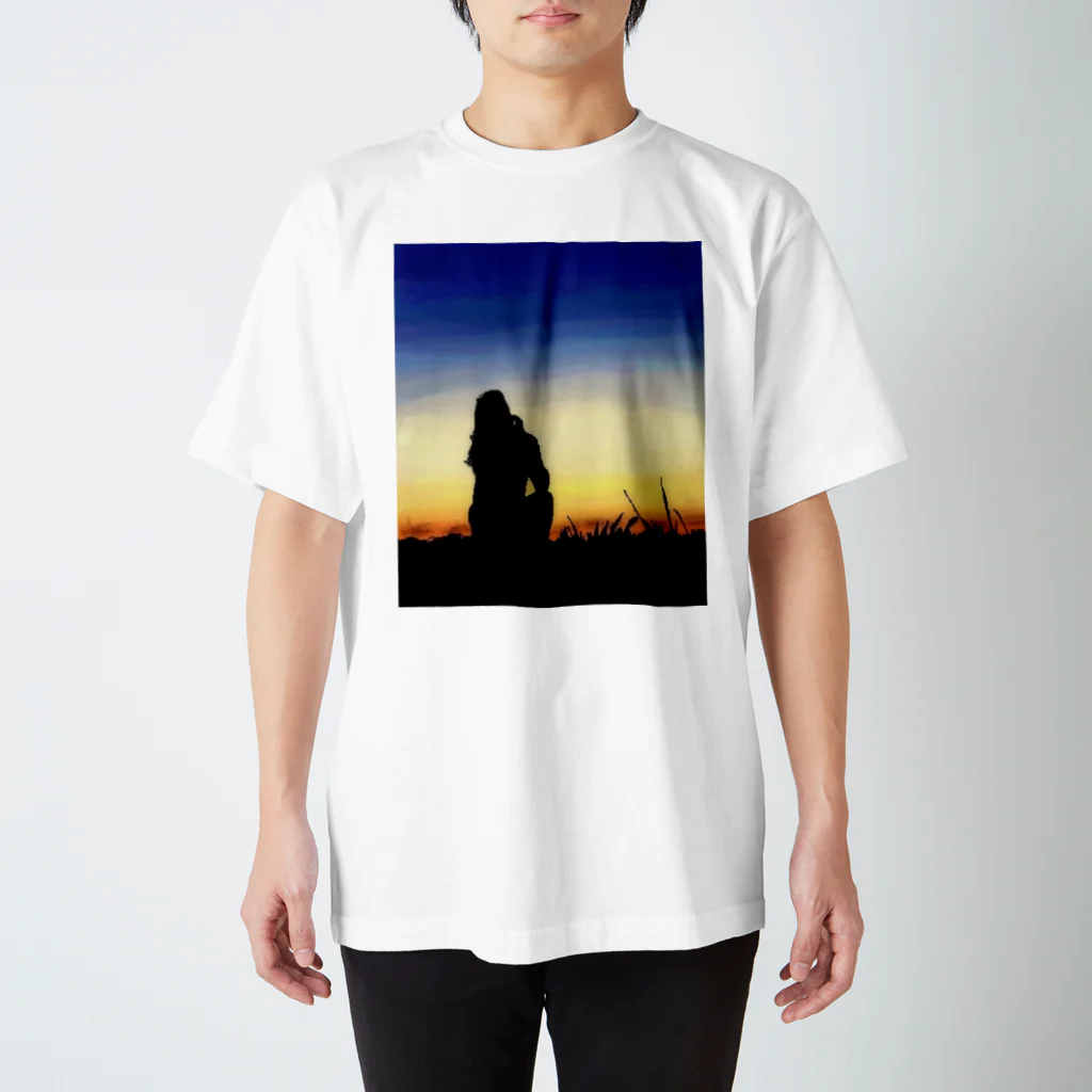 hansinnnの夕暮れを望む スタンダードTシャツ