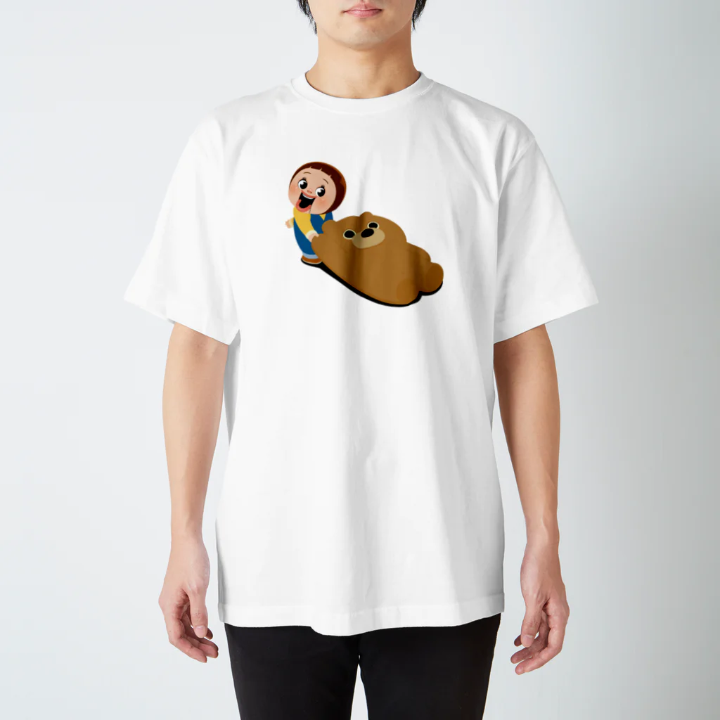 AKIRAMBOWのSho-chan Dragging / くまをズルズルするしょーちゃん スタンダードTシャツ