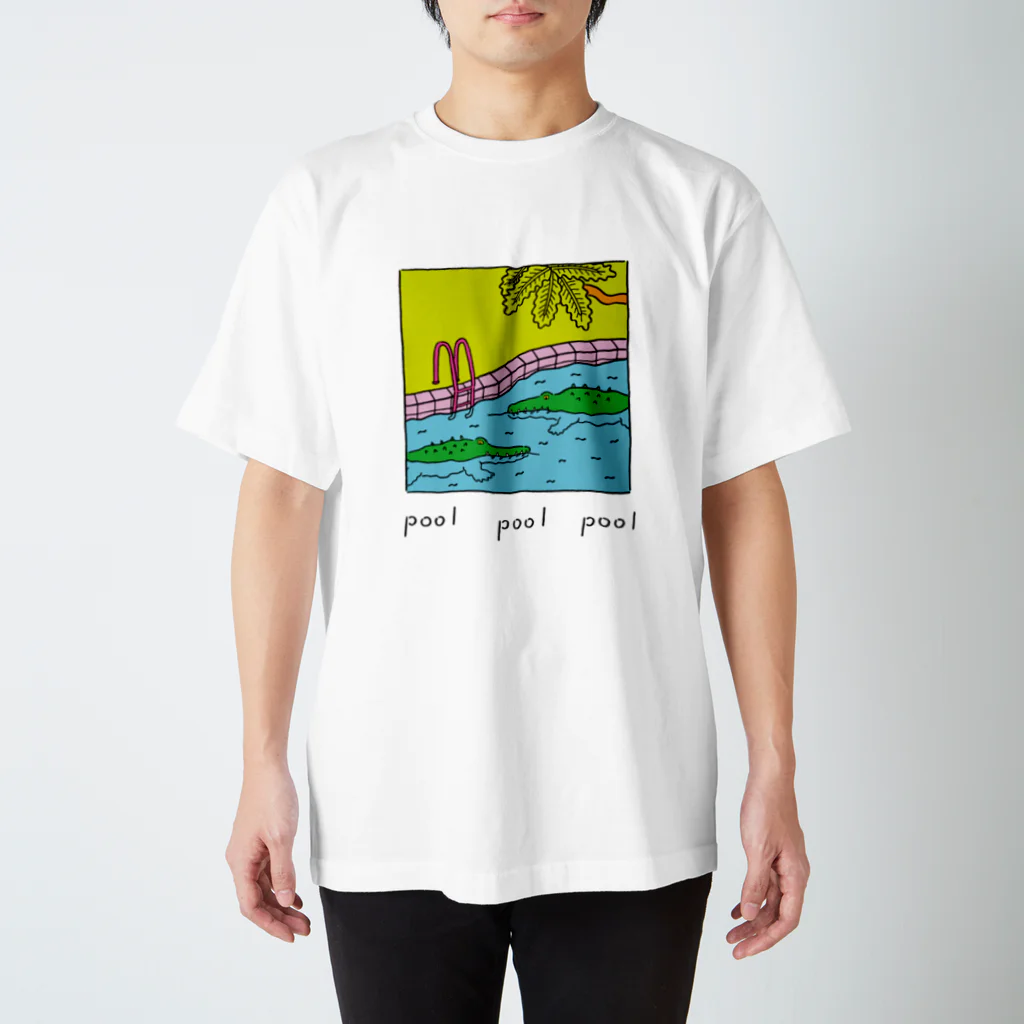 Futakawa Mayuのグッズショップのpool ワニ Regular Fit T-Shirt