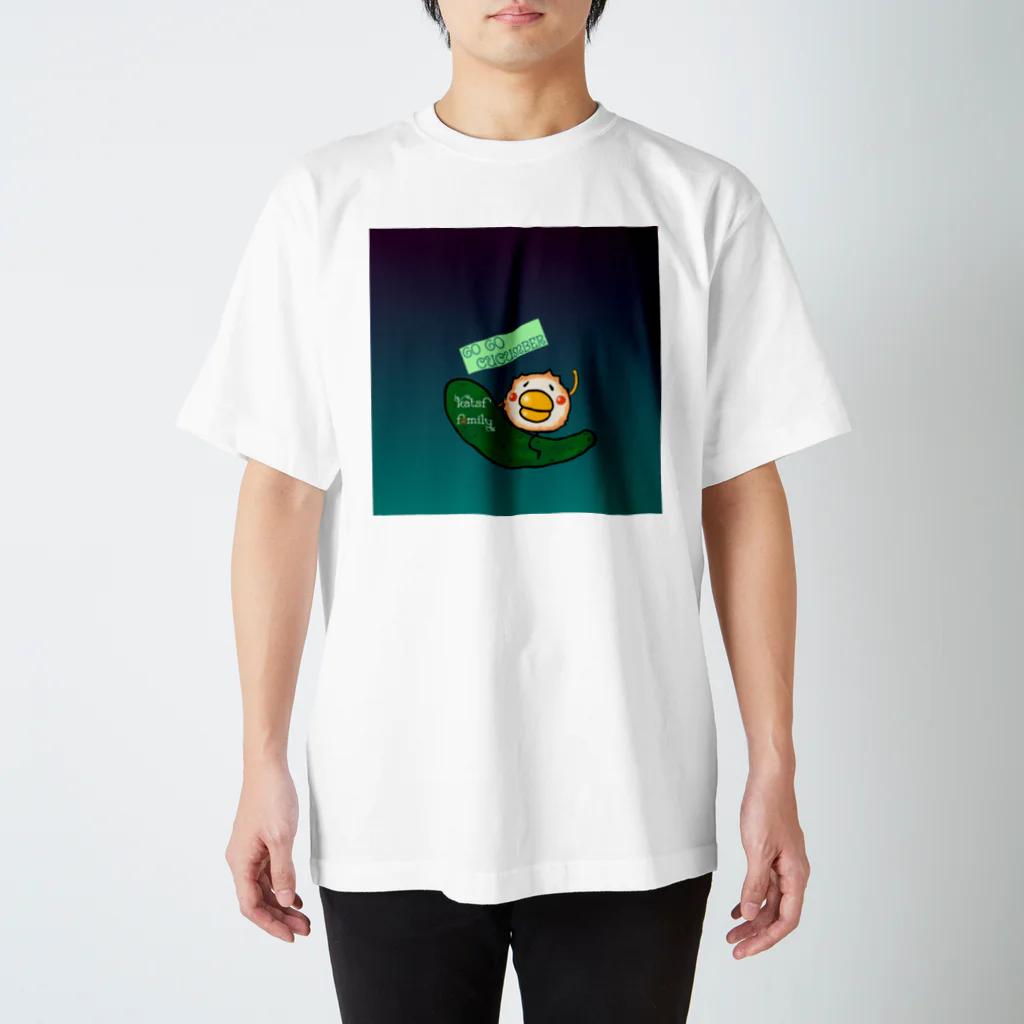 Katsf family samisamiのGO GO Cucumber Regular Fit T-Shirt