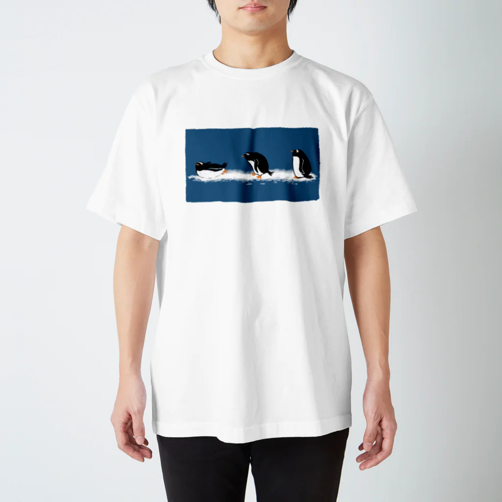 うめだのグッズショップのジェンツーペンギンのおさんぽ スタンダードTシャツ