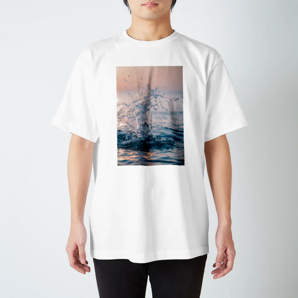 kiyoshimachineのStatue Regular Fit T-Shirt