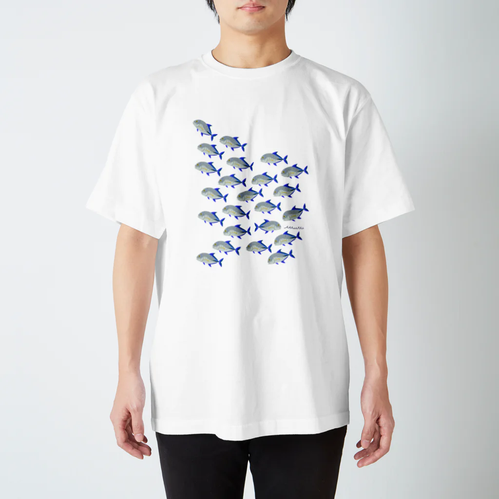 Astrio SUZURI店の魚の群れ カスミアジ Regular Fit T-Shirt