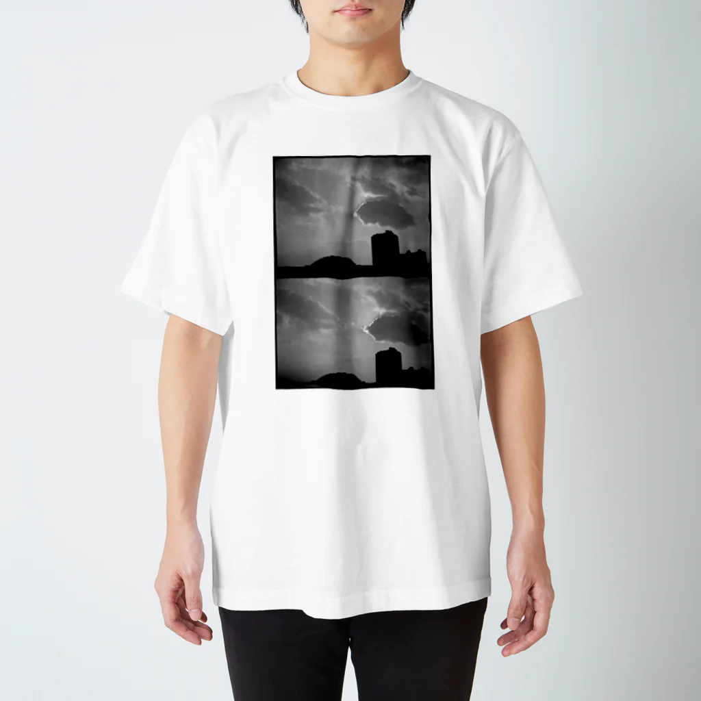 捨身部／Syasinbuの雲×２（モノクロ） スタンダードTシャツ