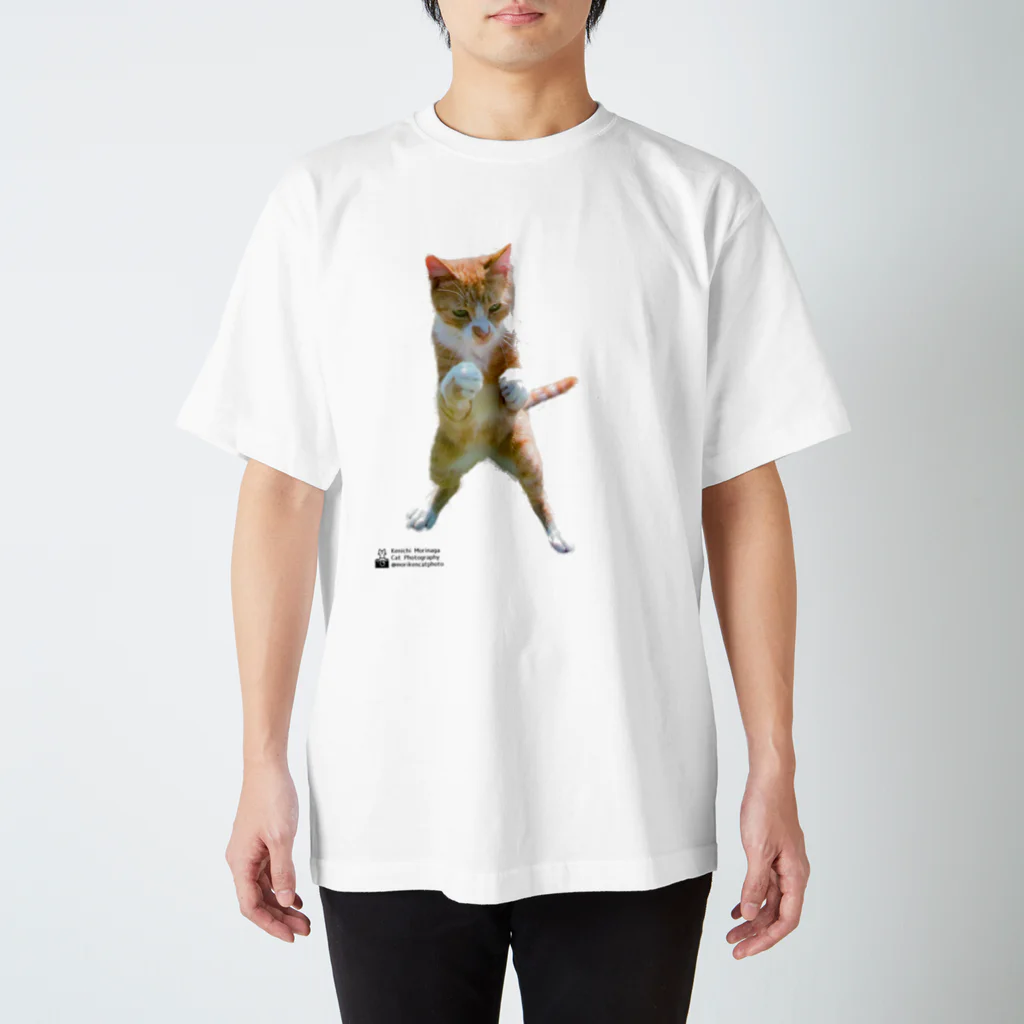 猫写真家　森永健一 にゃんこ屋 SUZURIストアのニャンコボクサーカラータイプ Regular Fit T-Shirt