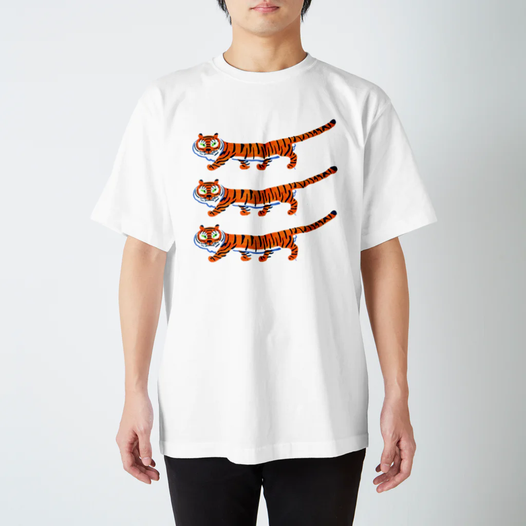 segasworksの足の短いとらちゃん（三段重ね） Regular Fit T-Shirt