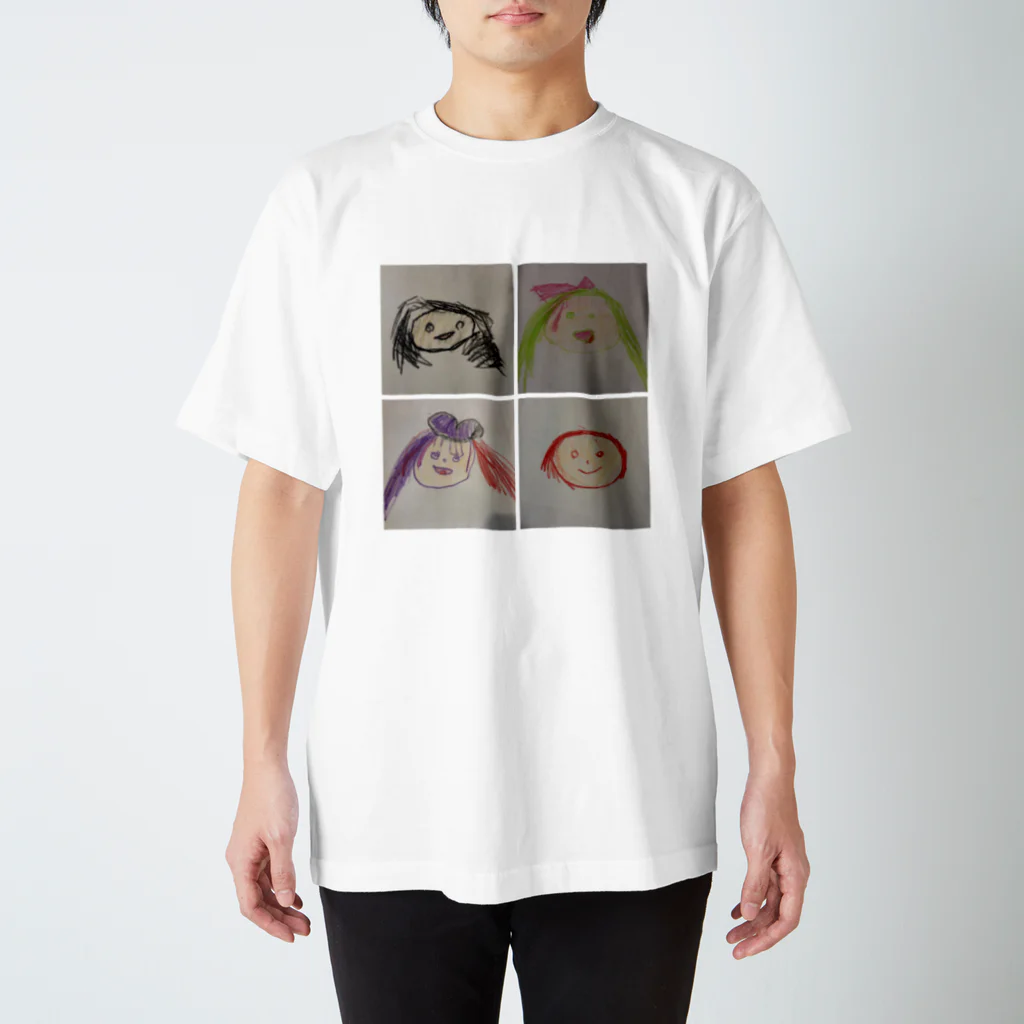 aiの家族の顔(窓) Regular Fit T-Shirt