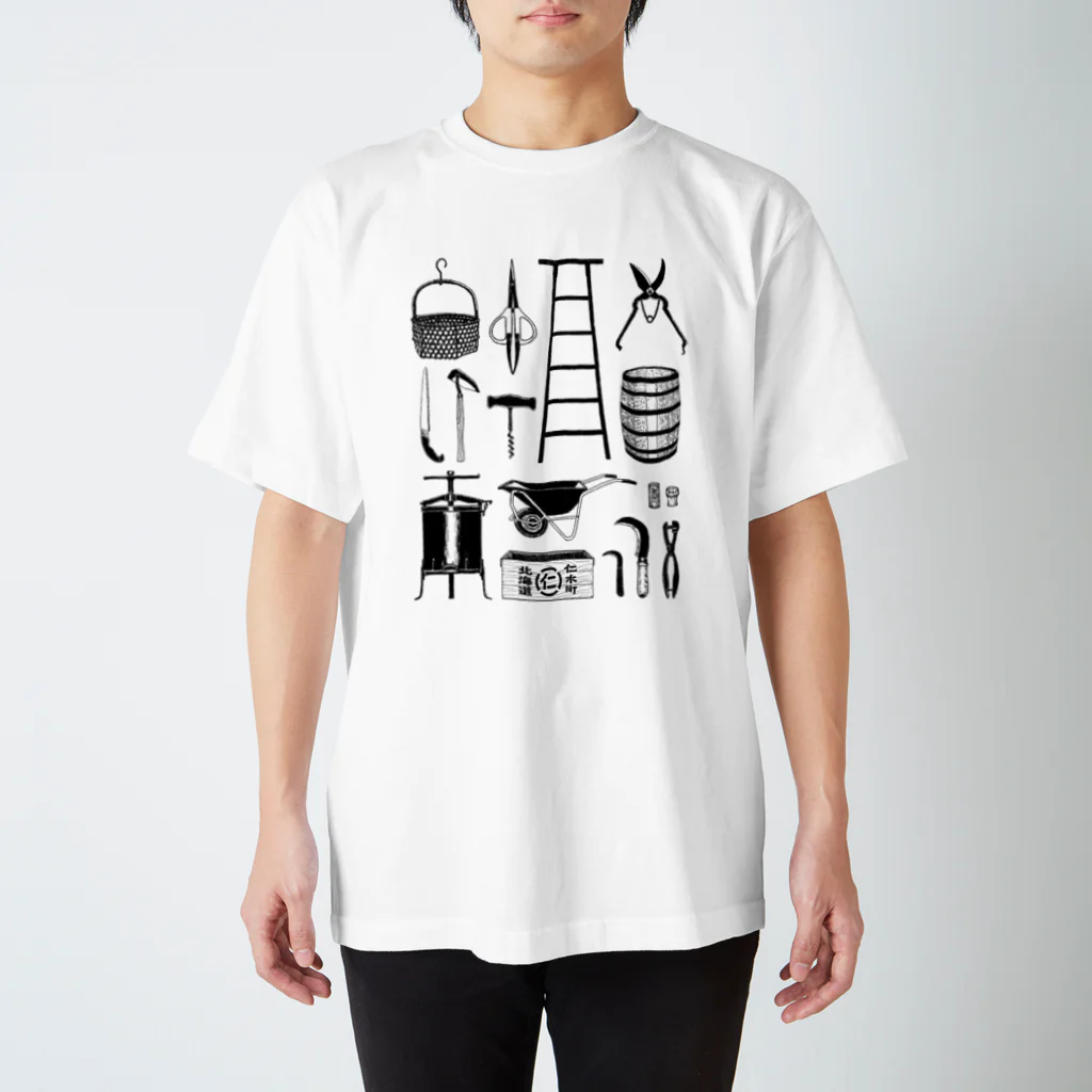 仁木町Tシャツ委員会の仁木町Tシャツ＜線画ブラック＞ Regular Fit T-Shirt