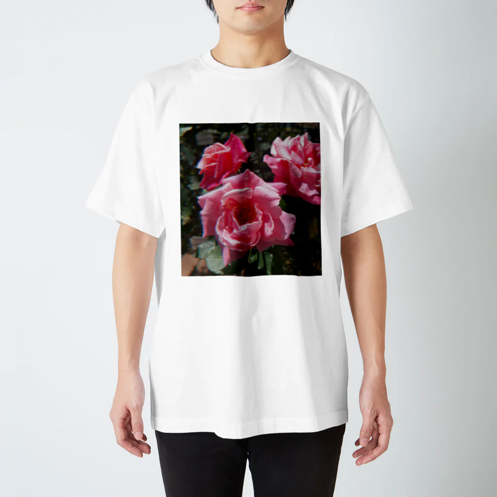 その日暮らし。の薔薇のお花 ピンク スタンダードTシャツ