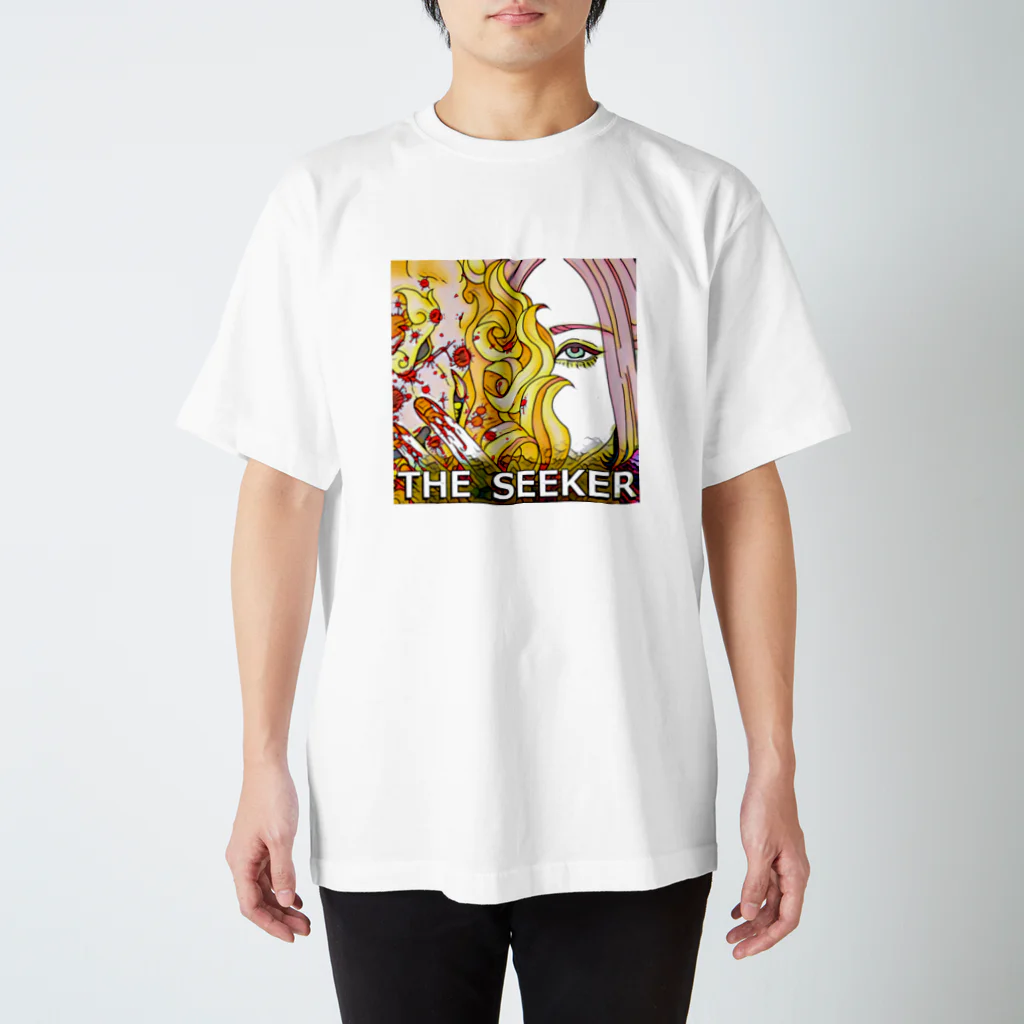 【みるかグッズ②】（SUZURI店）の【THE SEEKER】DbD公式放送掲載アイコン Regular Fit T-Shirt