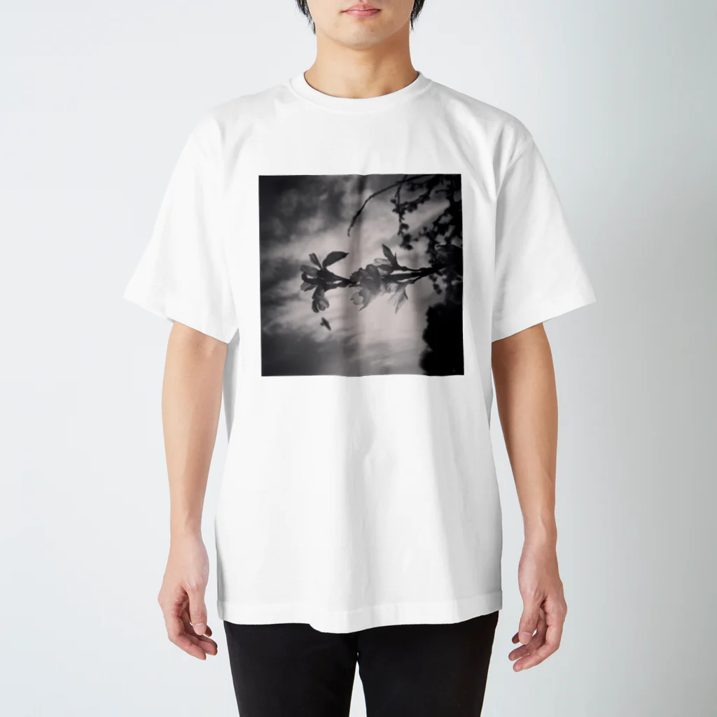 All Aloneのibuki Regular Fit T-Shirt