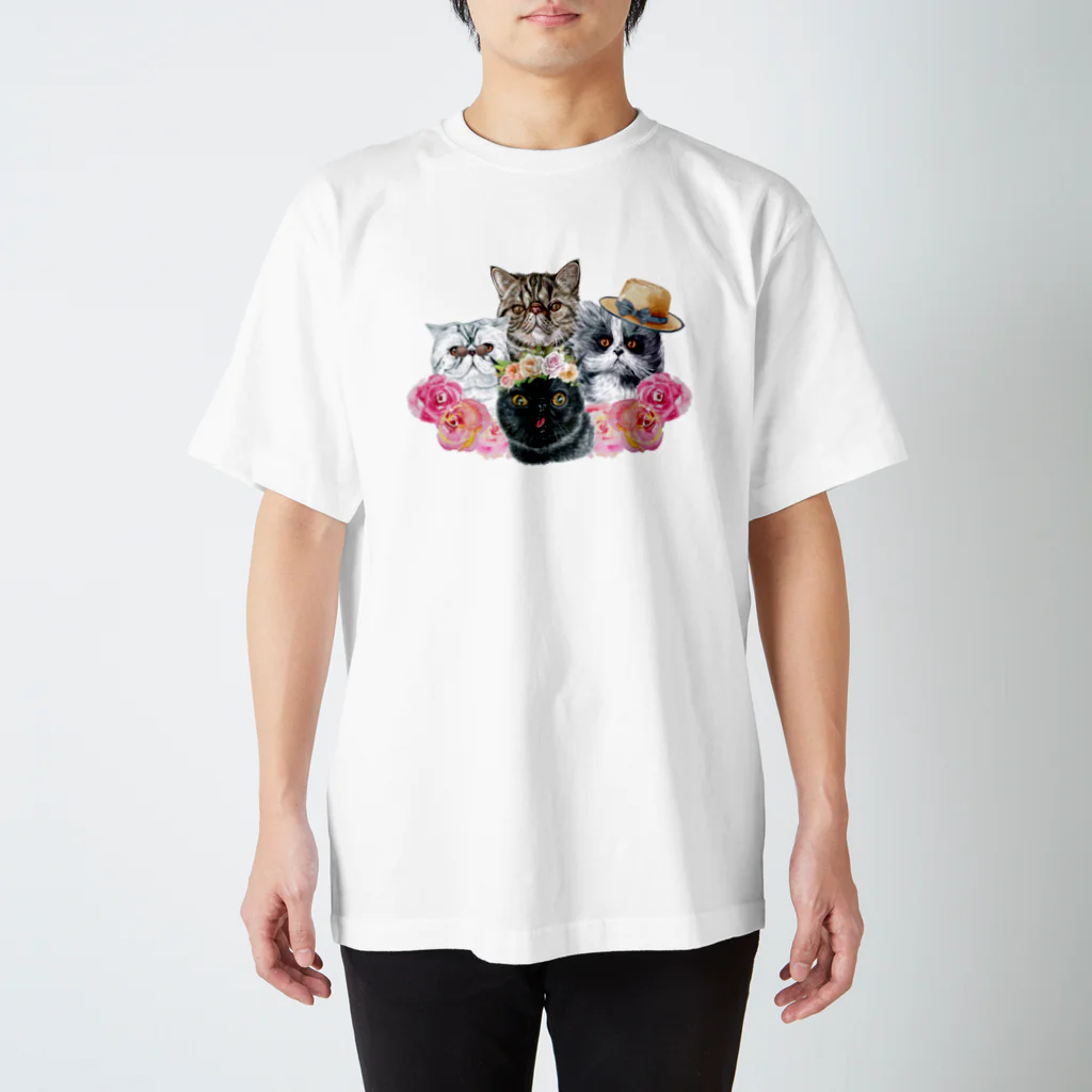 SANKAKU DESIGN STOREの仲良し！ぺちゃかわ猫ちゃんたちのバカンス。 スタンダードTシャツ