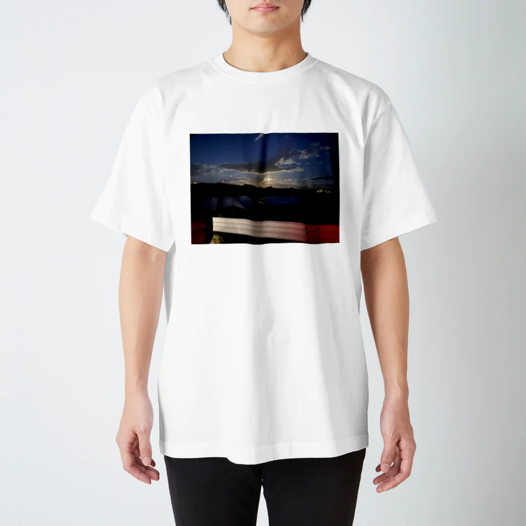 むすめや。の夕日 Regular Fit T-Shirt