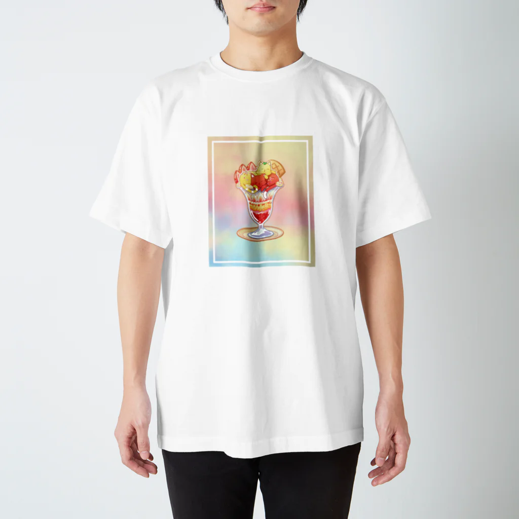 迷い猫の旅のネコパフェ Regular Fit T-Shirt