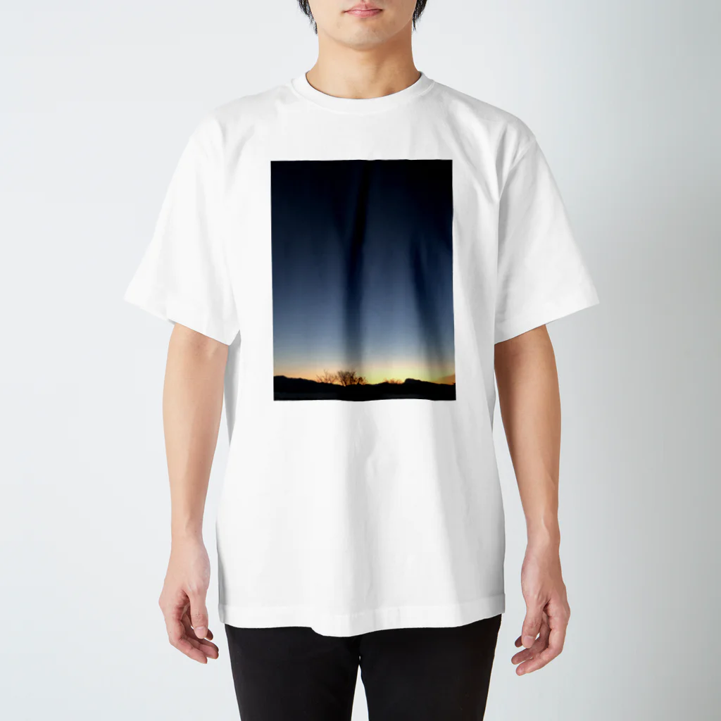 Nobuの冬の夜明け Regular Fit T-Shirt