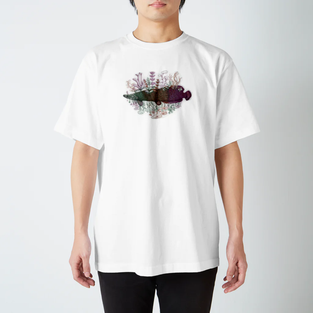 スナックカブトムシのピラルクー Regular Fit T-Shirt