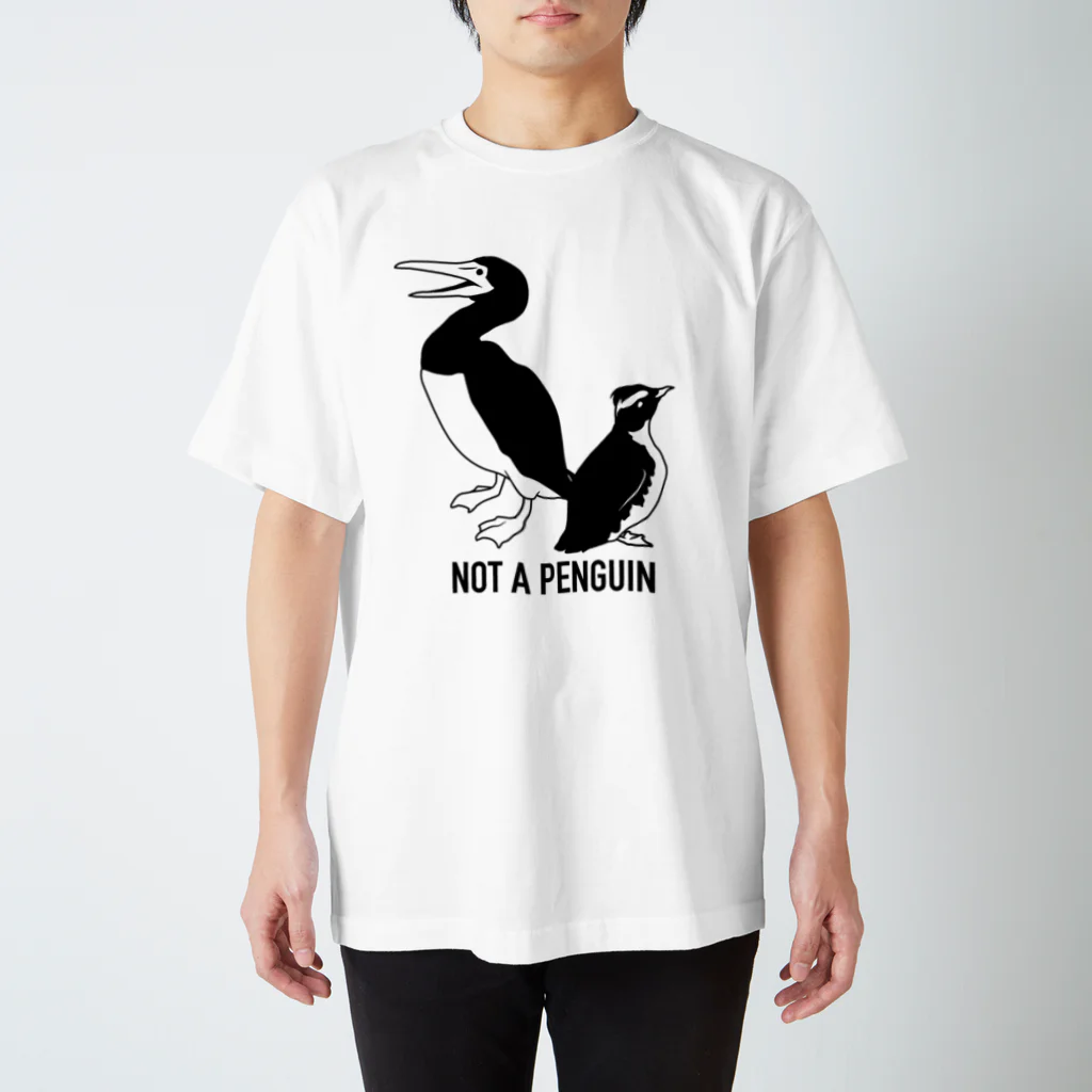 シマノカタチのNOT A PENGUIN〈カツオドリ・カンムリウミスズメ〉 スタンダードTシャツ