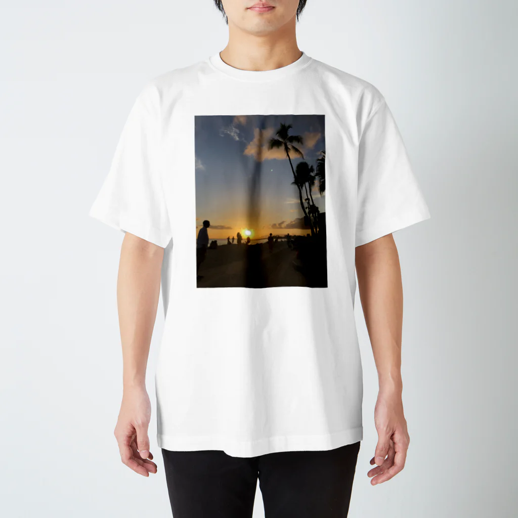 mocoの南国の夕陽 Regular Fit T-Shirt