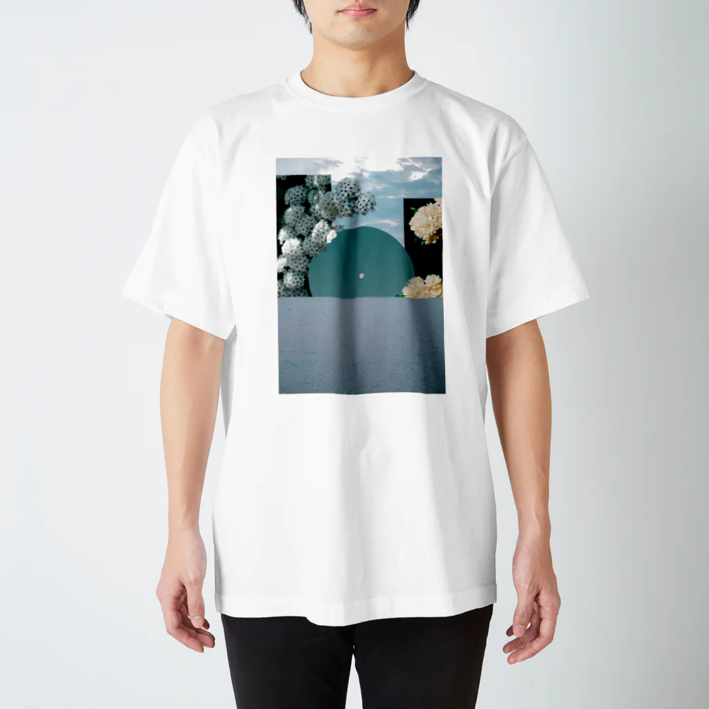 SHOR Art Work のTo the calm sea. 穏やかな海へ。 コラージュTシャツ Regular Fit T-Shirt