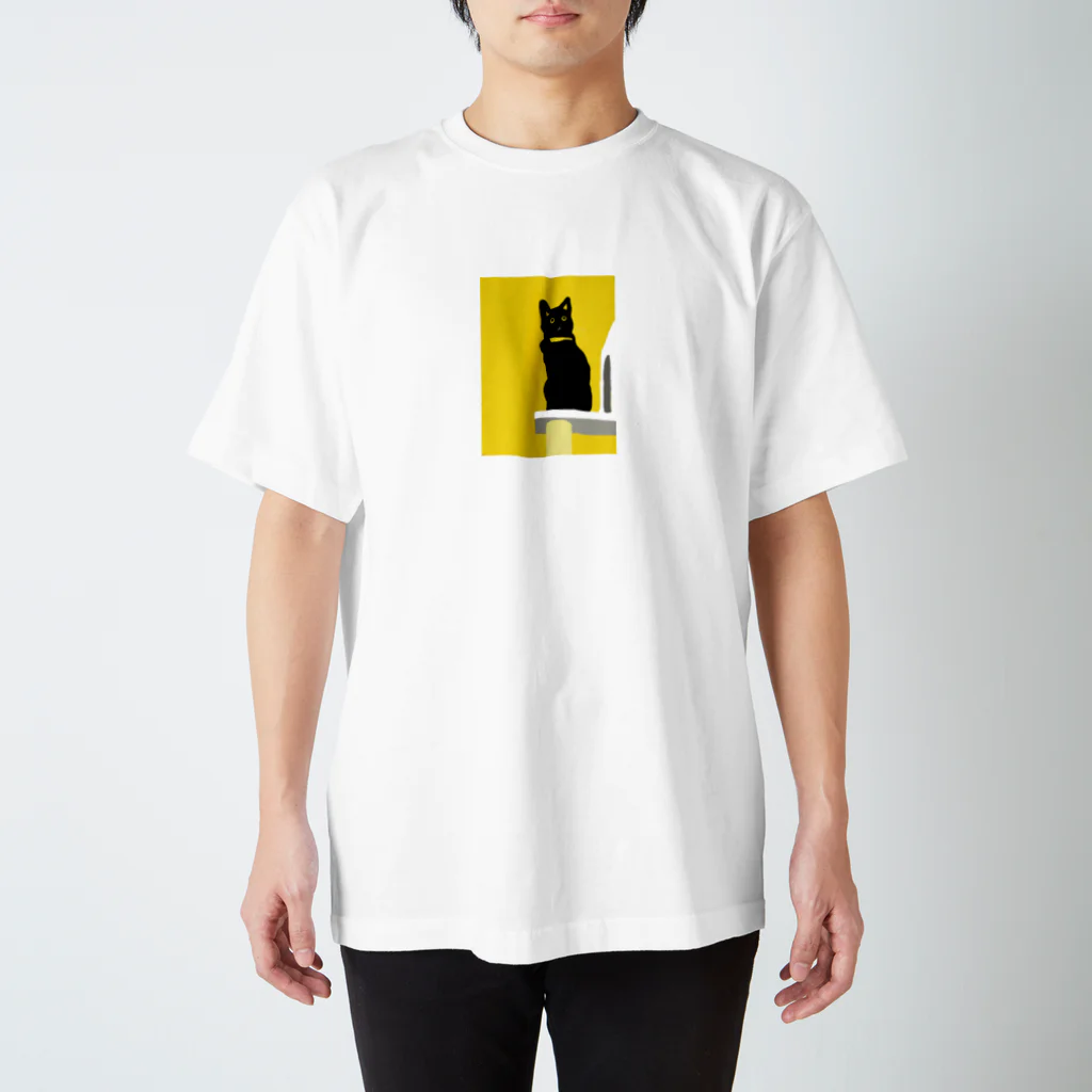 ポーとネロとティーティのネロのイラスト Regular Fit T-Shirt